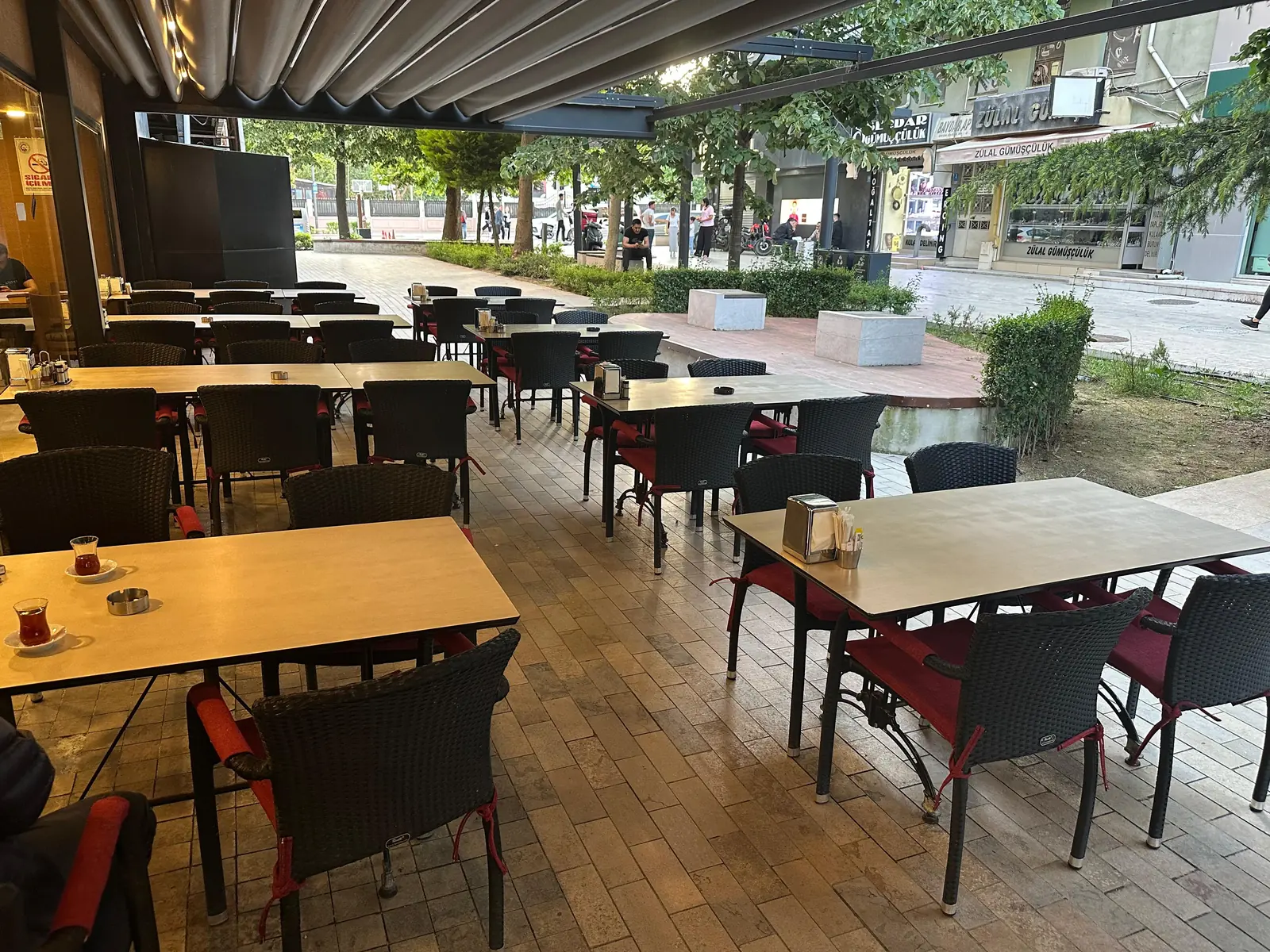 Etbeyi Restoran deri kapitone koltuk çalışması