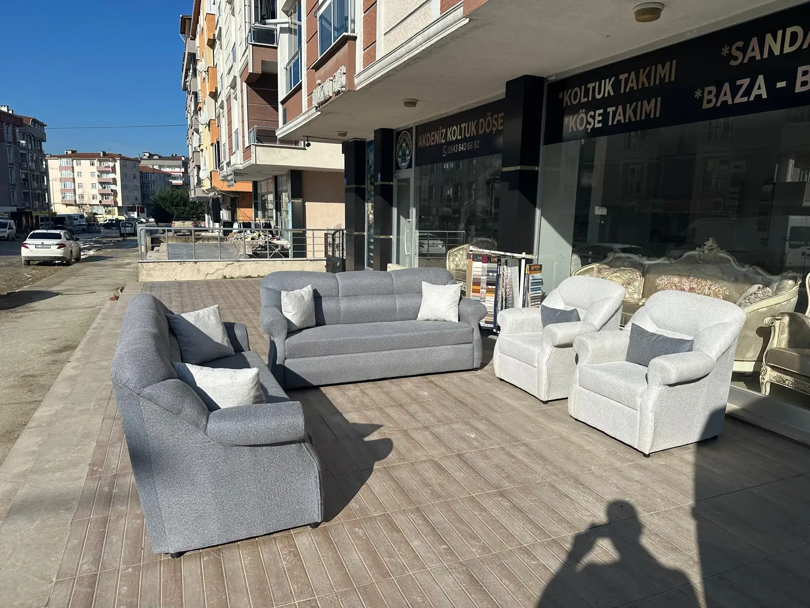 Tamamlanmış özel üretim oturma grubu